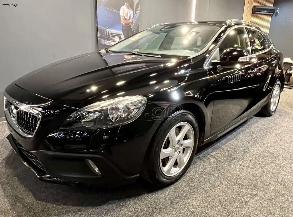 Μεταχειρισμένο VOLVO V40 CROSS COUNTRY 2019 - φωτογραφία 6 - LasCARis Premium Cars Θεσσαλονίκη